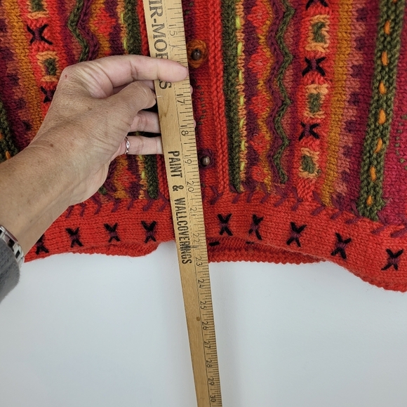Newari hand knit red wool cardigan sweater Icelandic Design cozy artsy NWT S/M - Picture 5 of 11